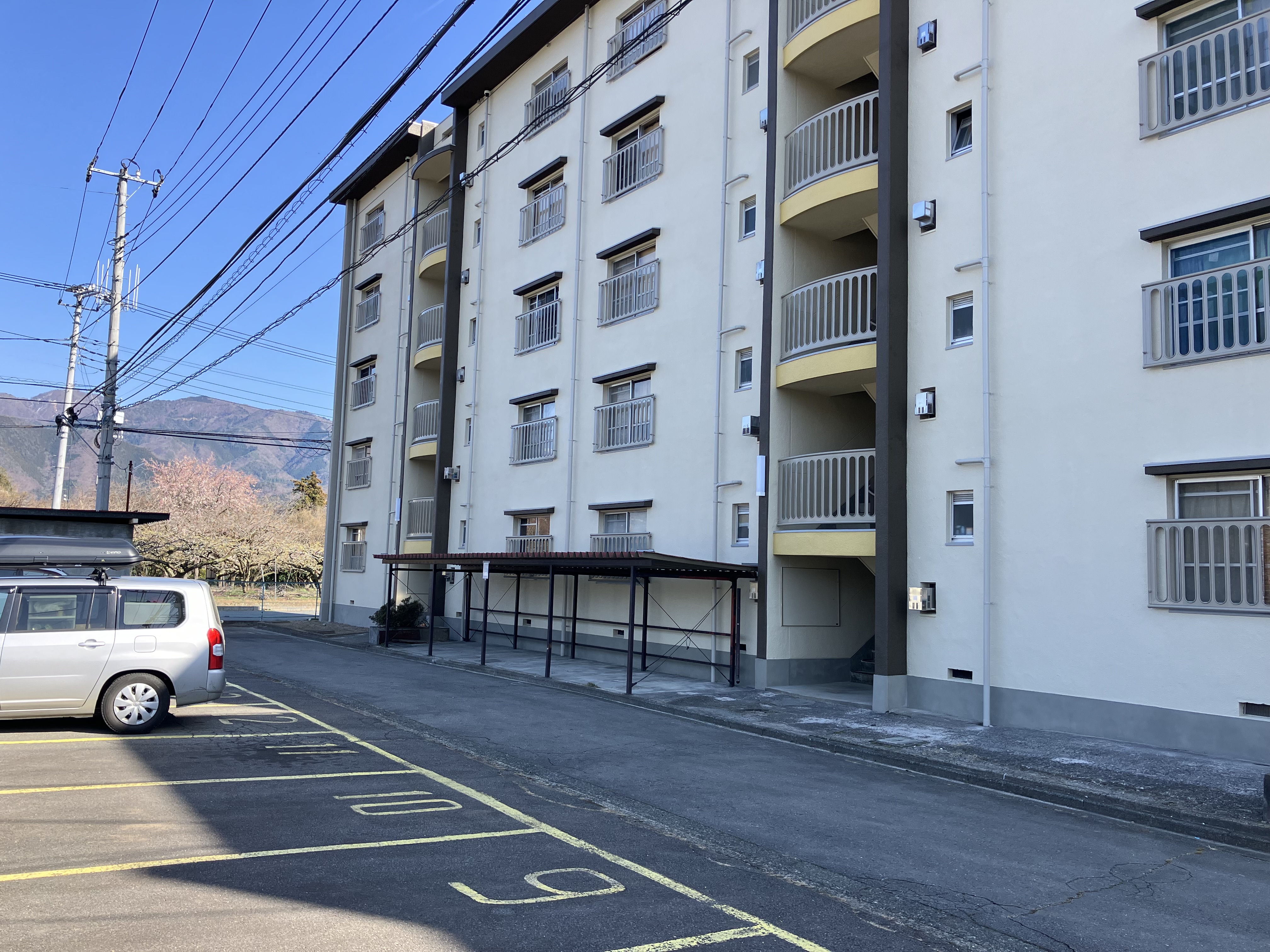 施工事例01：市営上塩後住宅K6号棟外壁改修工事の施工写真