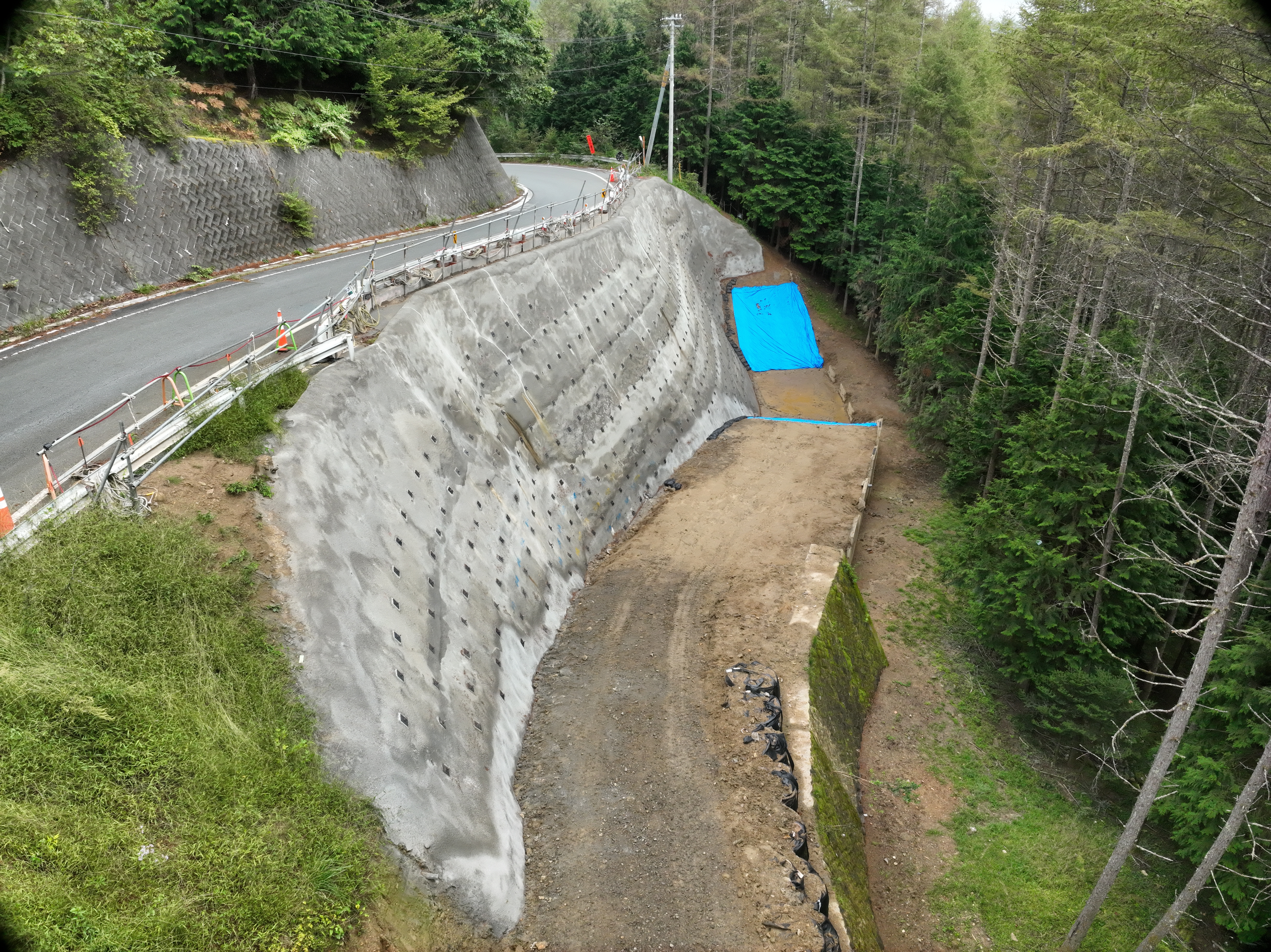 施工事例02：柳平塩山線災害防除工事の施工写真